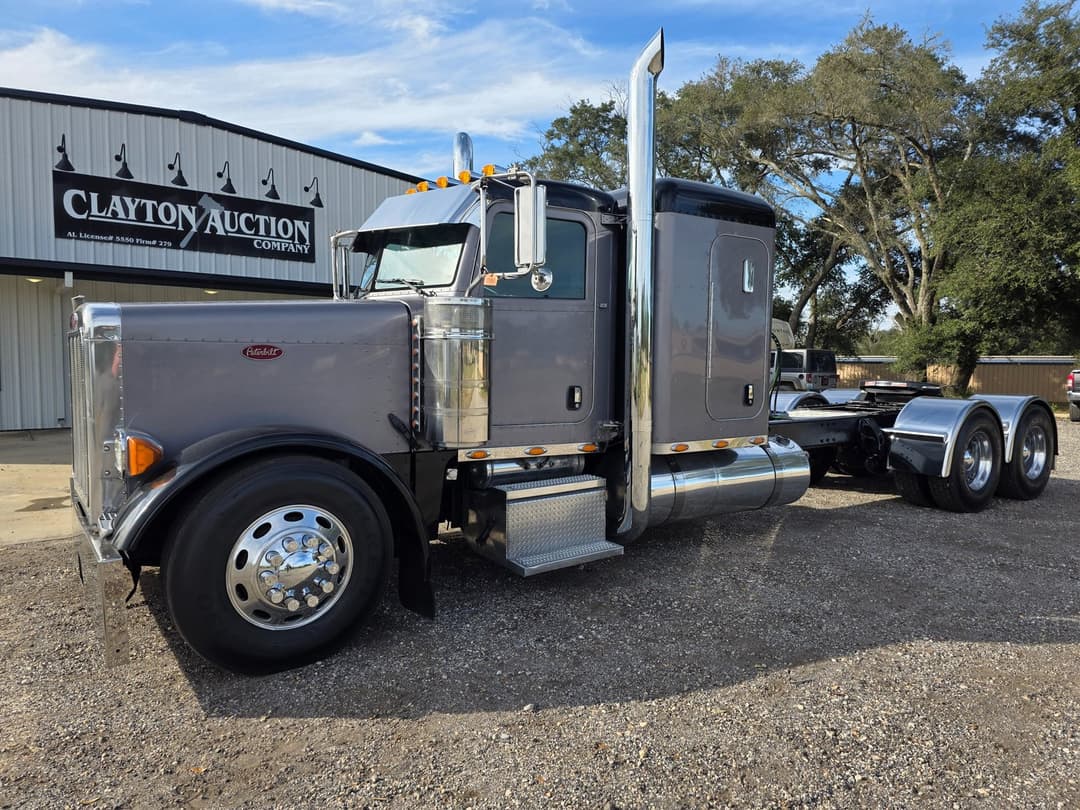 Image of Peterbilt 379 Primary image