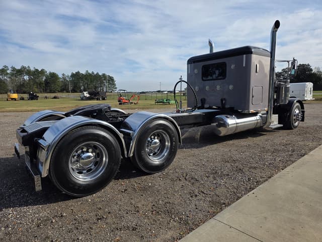 Image of Peterbilt 379 equipment image 3