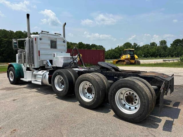 Image of Peterbilt 379 equipment image 3