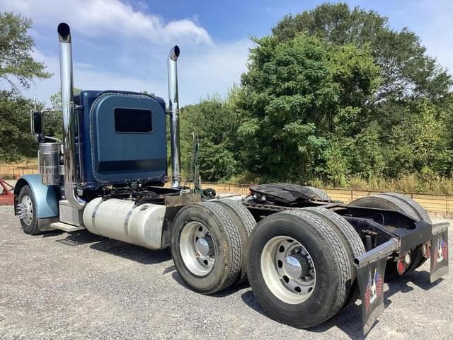 Image of Peterbilt 379 equipment image 4