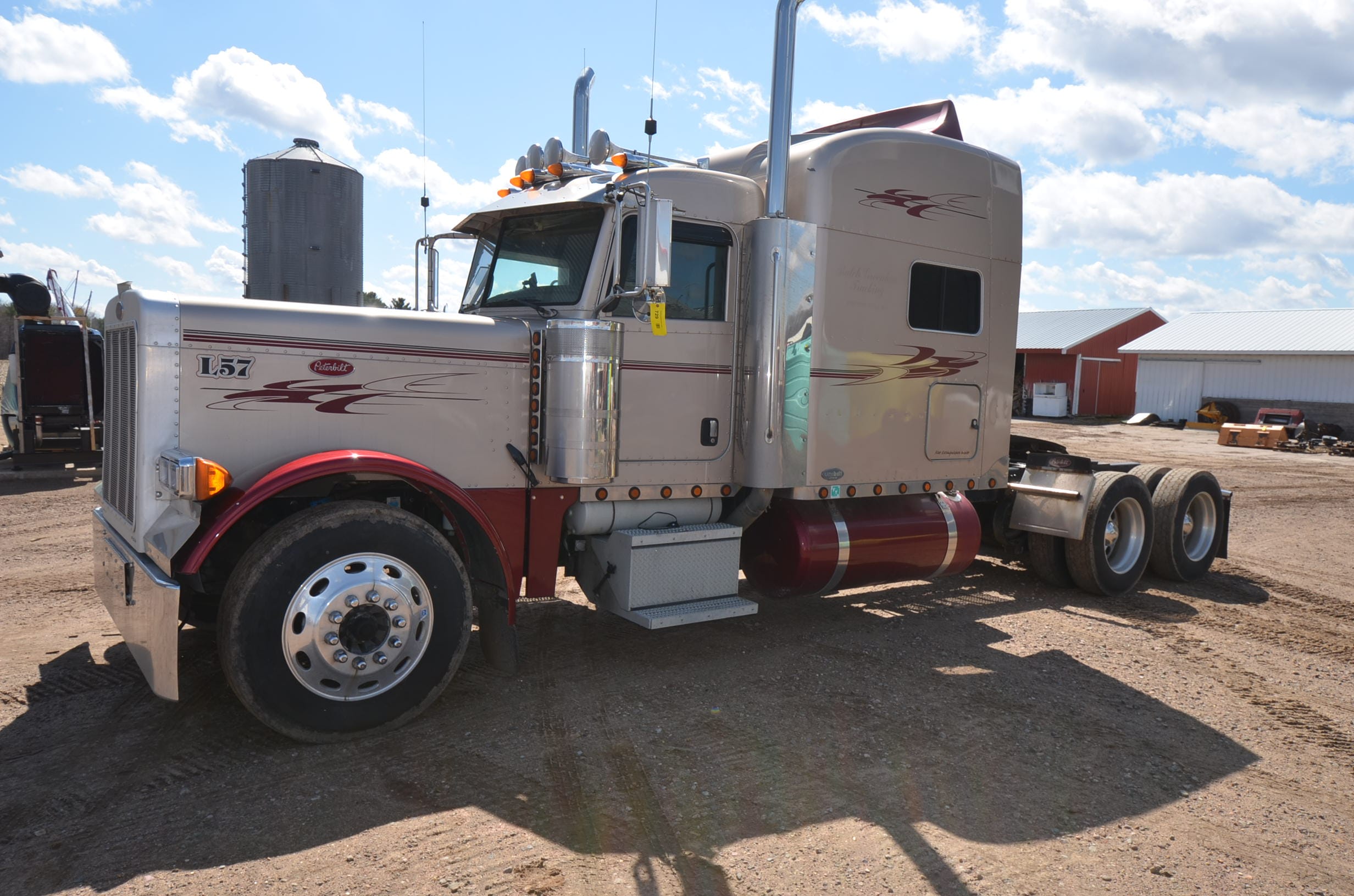 Main image Peterbilt 379