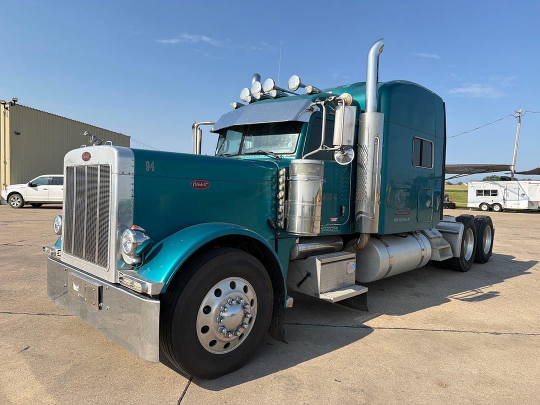 Image of Peterbilt 379 Primary image