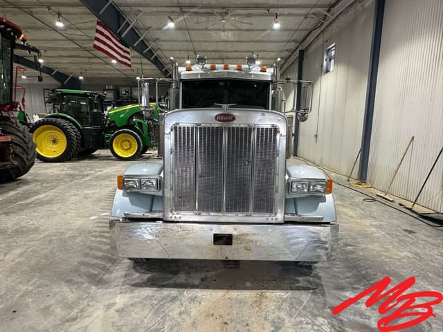 Image of Peterbilt 379 equipment image 1