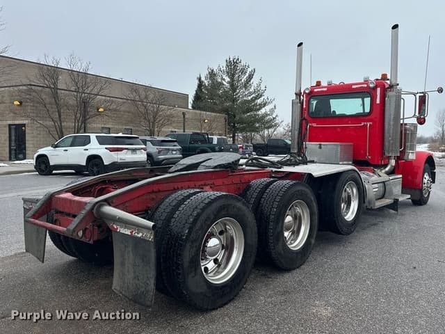 Image of Peterbilt 379 equipment image 4