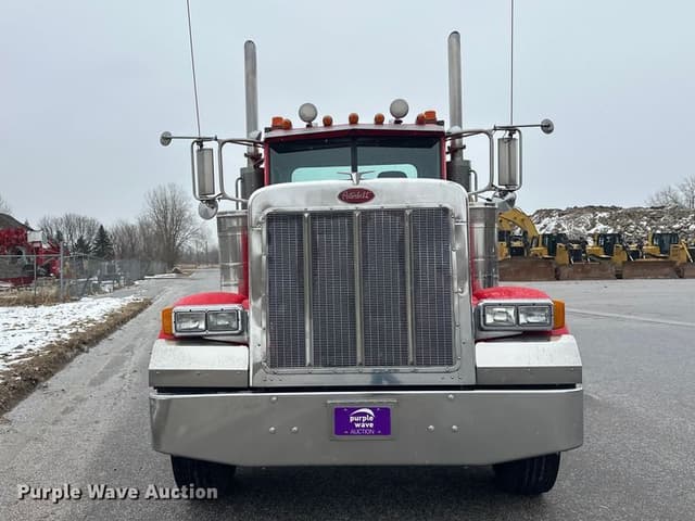 Image of Peterbilt 379 equipment image 1