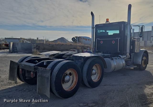 Image of Peterbilt 379 equipment image 4