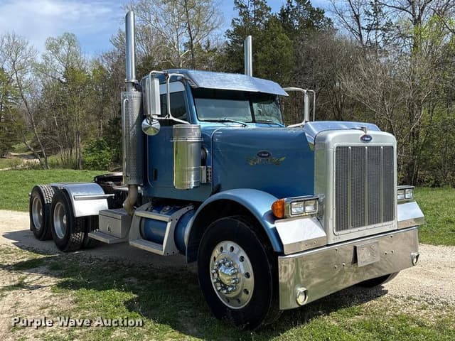 Image of Peterbilt 379 equipment image 2
