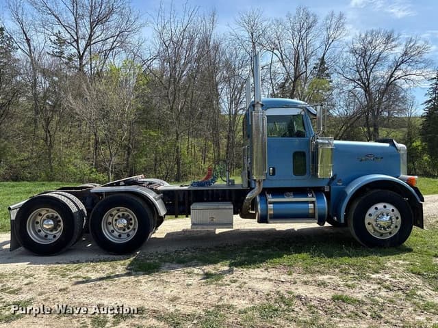 Image of Peterbilt 379 equipment image 3