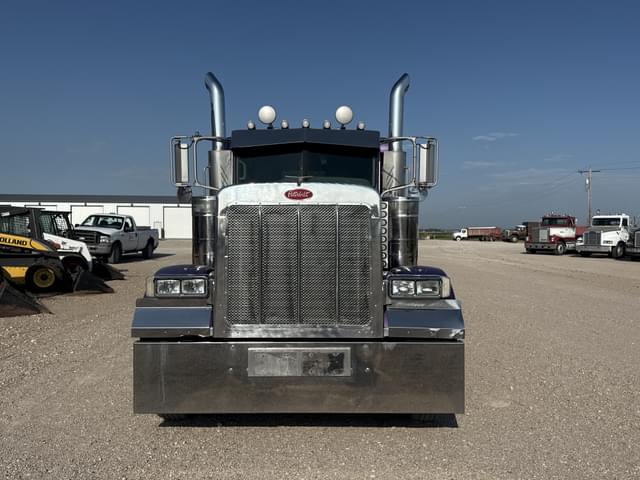 Image of Peterbilt 379 equipment image 3