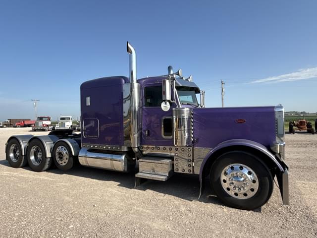 Image of Peterbilt 379 equipment image 1