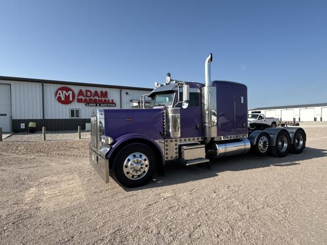Image of Peterbilt 379 equipment image 2