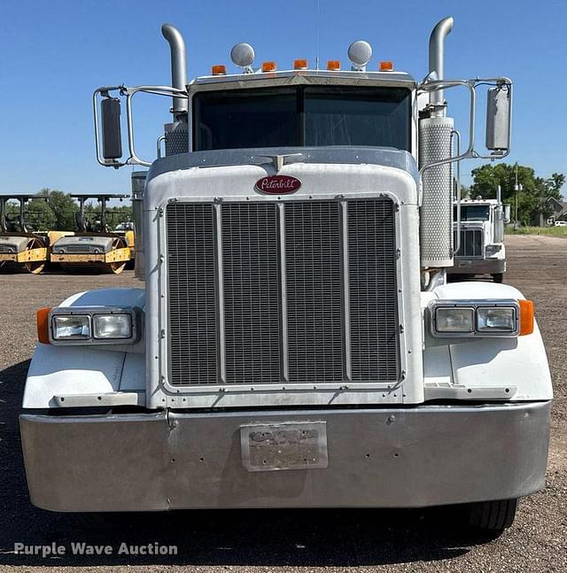 Image of Peterbilt 379 equipment image 1