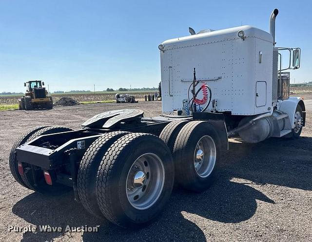 Image of Peterbilt 379 equipment image 4