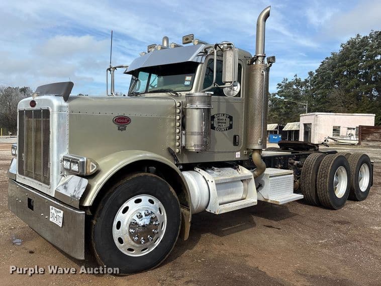 Image of Peterbilt 379 Primary image