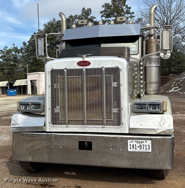 Image of Peterbilt 379 equipment image 1