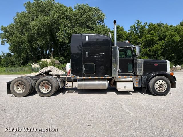 Image of Peterbilt 379 equipment image 3