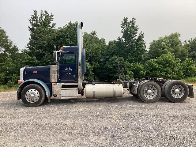 Image of Peterbilt 379 equipment image 2
