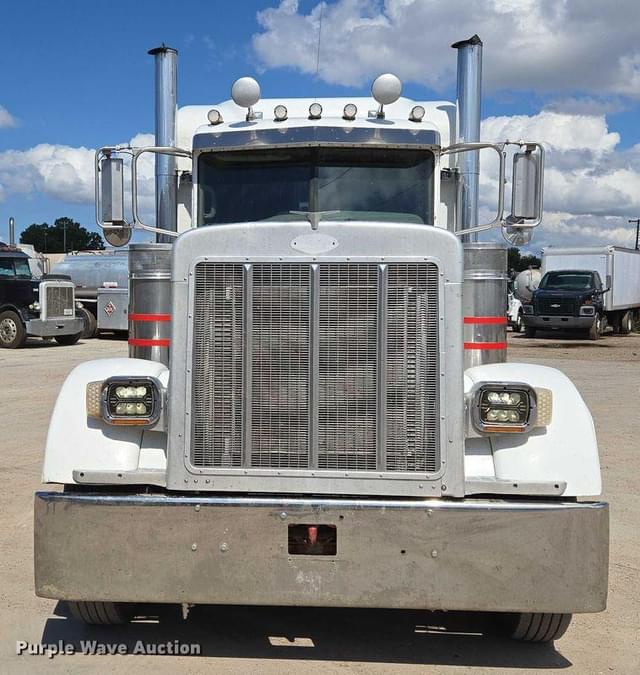 Image of Peterbilt 379 equipment image 1