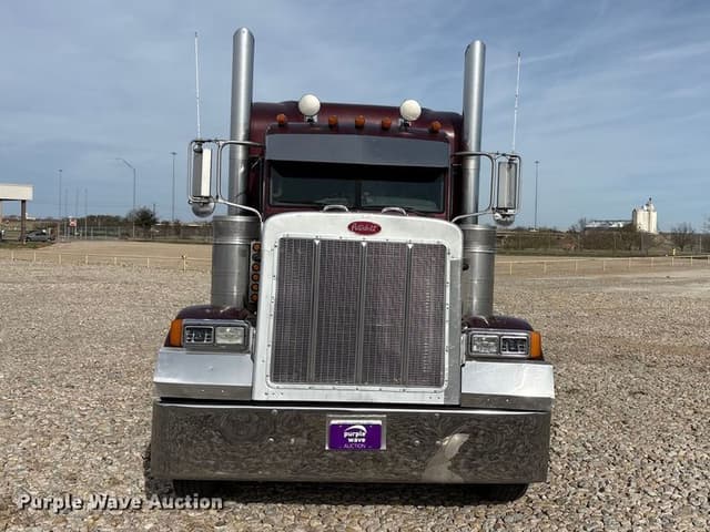 Image of Peterbilt 379 equipment image 1