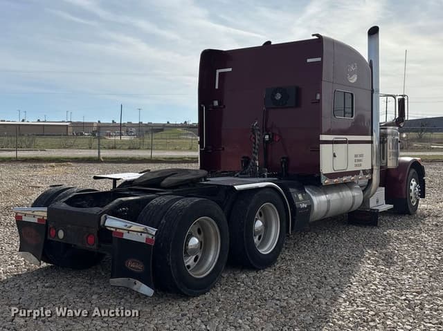 Image of Peterbilt 379 equipment image 4