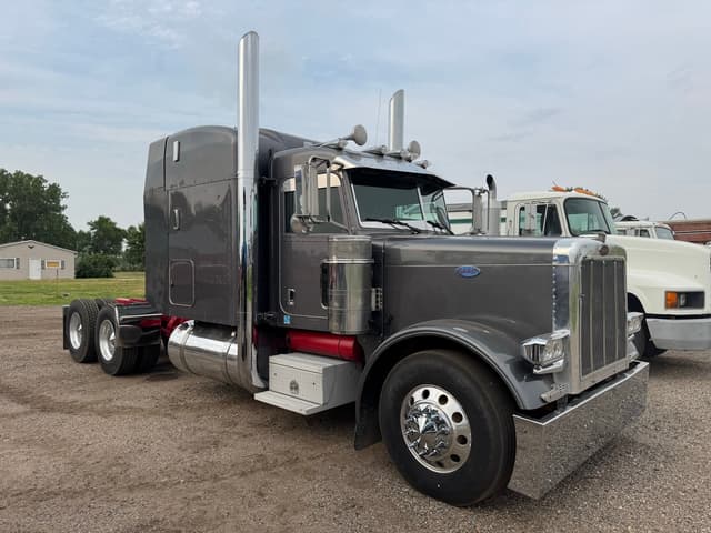 Image of Peterbilt 379 equipment image 1
