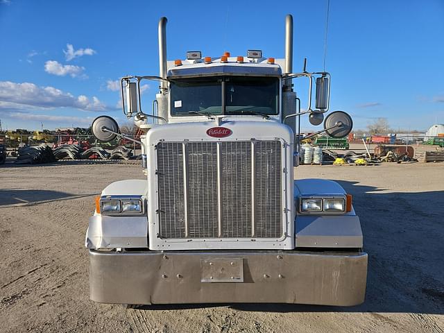 Image of Peterbilt 379 equipment image 1