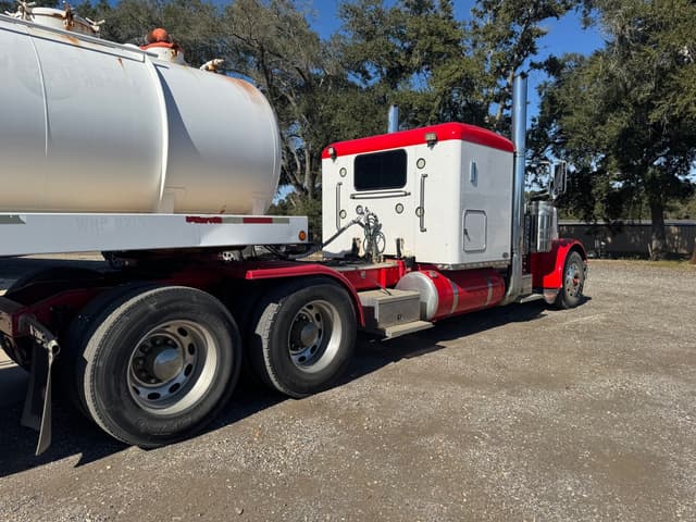 Image of Peterbilt 379 equipment image 2