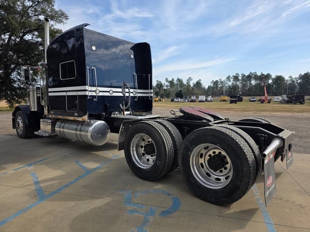 Image of Peterbilt 379 equipment image 3