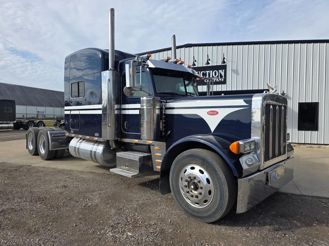 Image of Peterbilt 379 Primary image