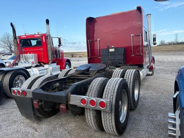 Image of Peterbilt 379 equipment image 3