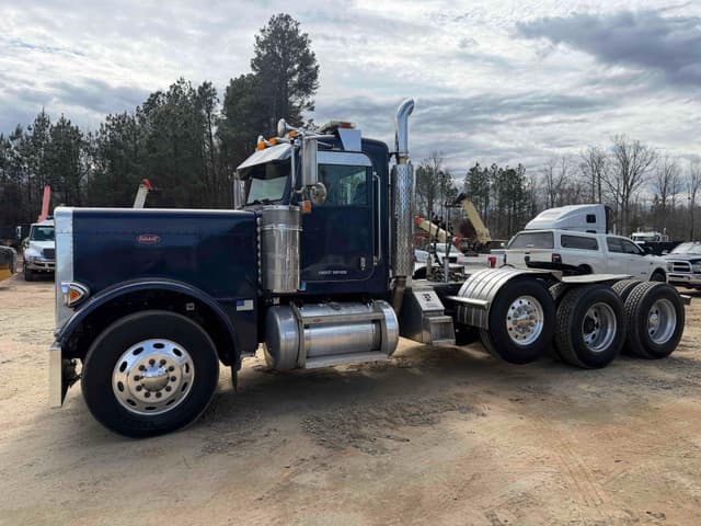 Image of Peterbilt 379 equipment image 1
