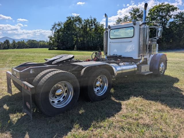 Image of Peterbilt 379 equipment image 4