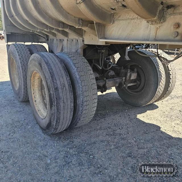 Image of Peterbilt 379 equipment image 3