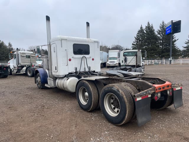 Image of Peterbilt 379 equipment image 1