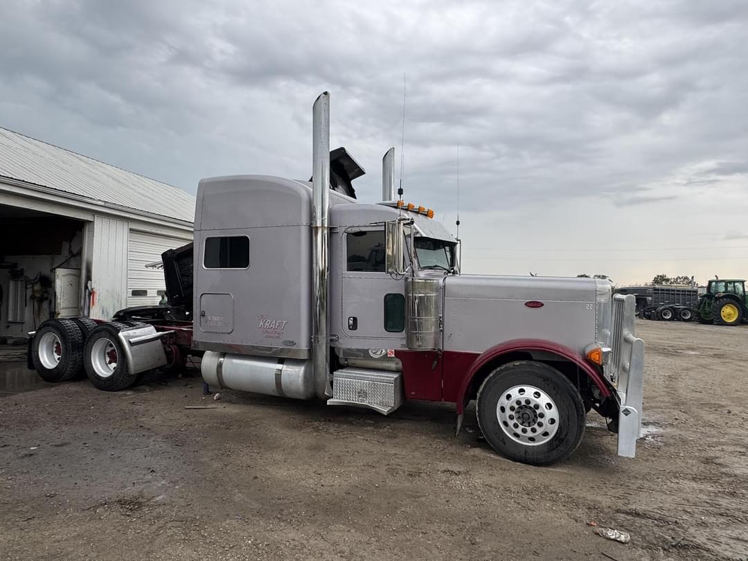 Image of Peterbilt 379EXHD Primary image