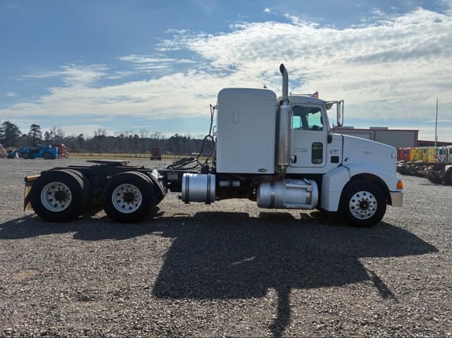 Image of Peterbilt 385 equipment image 3