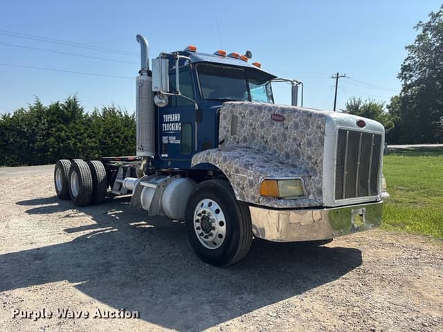 Image of Peterbilt 385 equipment image 2