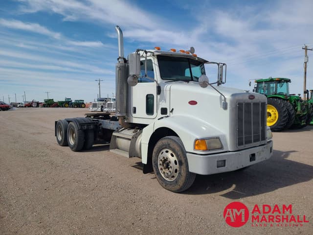 Image of Peterbilt 385 equipment image 1