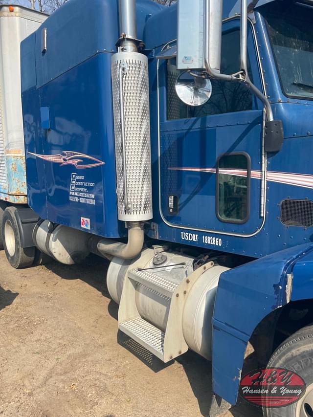 Image of Peterbilt 385 equipment image 1