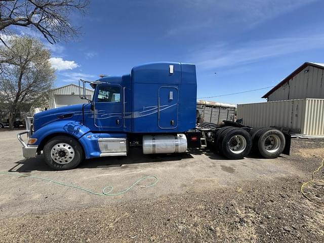 Image of Peterbilt 386 equipment image 3