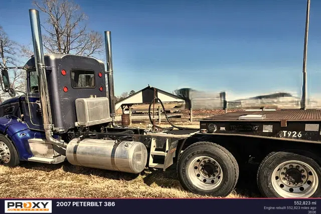 Image of Peterbilt 386 equipment image 2