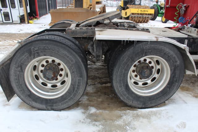 Image of Peterbilt 386 equipment image 3