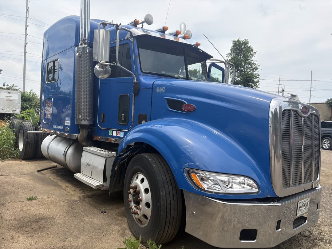 Image of Peterbilt 386 Primary image