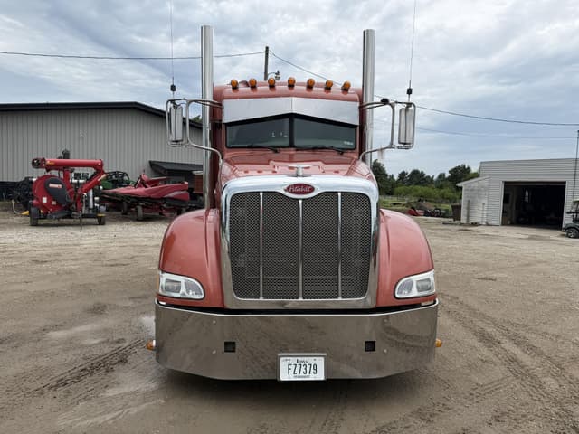 Image of Peterbilt 386 equipment image 1