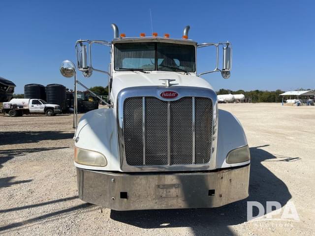 Image of Peterbilt 386 equipment image 2