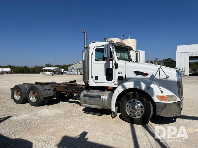 Image of Peterbilt 386 equipment image 4