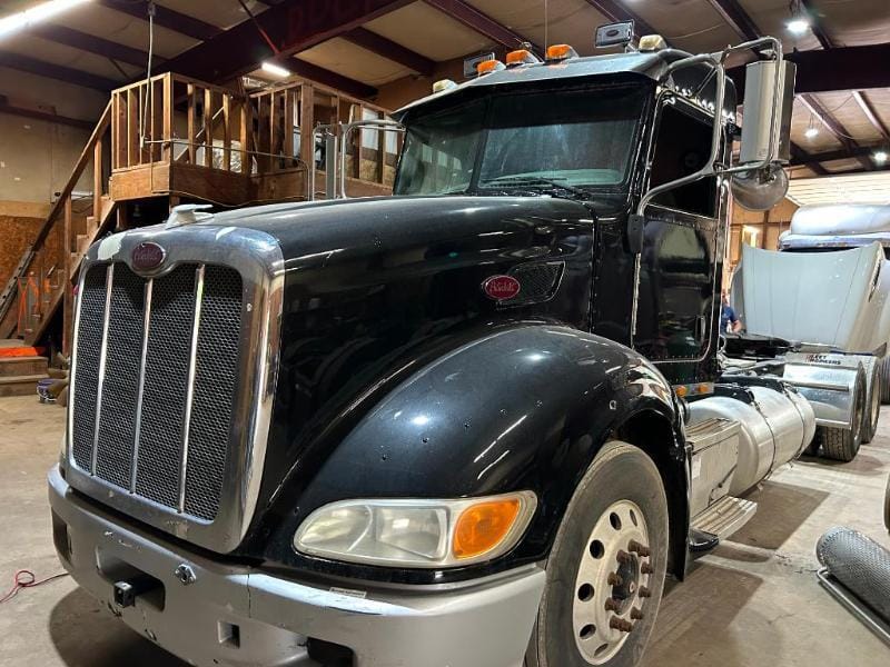 Main image Peterbilt 386