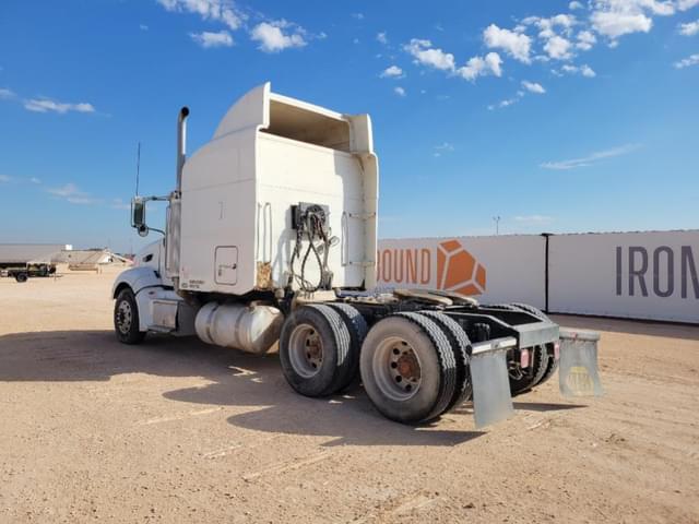 Image of Peterbilt 386 equipment image 2