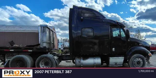 Image of Peterbilt 387 equipment image 3