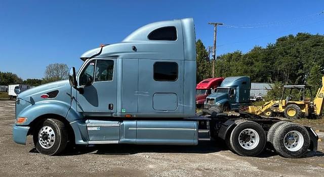 Image of Peterbilt 387 equipment image 1